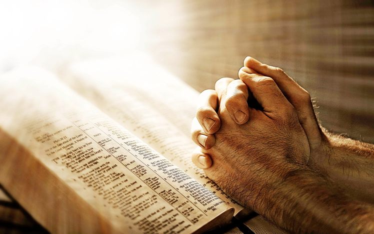 christians-in-pakistan-prayers